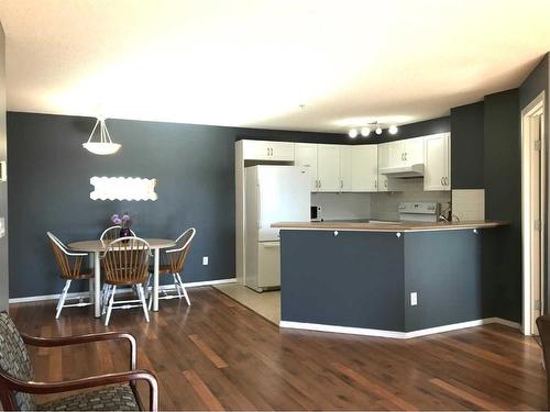 2318-60 Panatella Street Nw, Calgary, AB - Indoor Photo Showing Kitchen