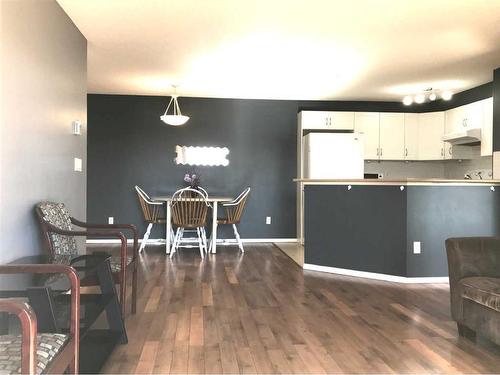 2318-60 Panatella Street Nw, Calgary, AB - Indoor Photo Showing Kitchen