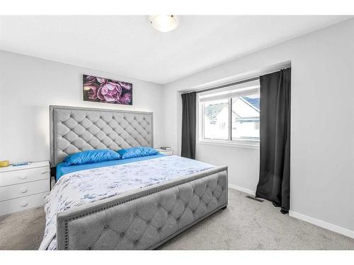 307 Copperstone Manor Se, Calgary, AB - Indoor Photo Showing Bedroom