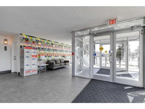 302-2702 17 Avenue Sw, Calgary, AB - Indoor