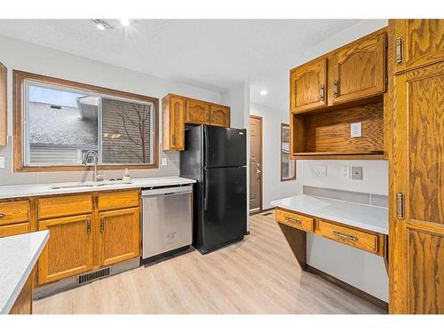 211 Sandstone Drive Nw, Calgary, AB - Indoor Photo Showing Kitchen