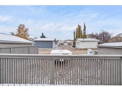 211 Sandstone Drive Nw, Calgary, AB - Outdoor