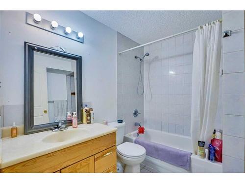 99 Coral Springs Boulevard Ne, Calgary, AB - Indoor Photo Showing Bathroom