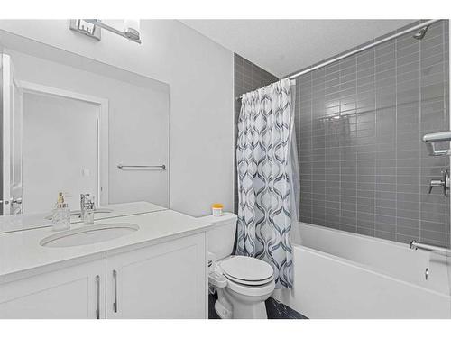 148 Savanna Drive Ne, Calgary, AB - Indoor Photo Showing Bathroom