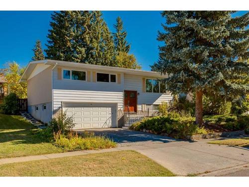 16 Capri Avenue Nw, Calgary, AB - Outdoor