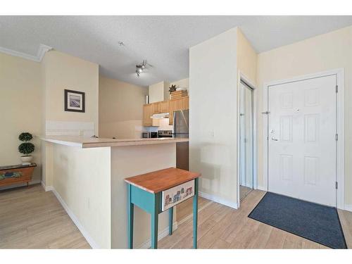 1310-1010 Arbour Lake Road Nw, Calgary, AB - Indoor Photo Showing Other Room