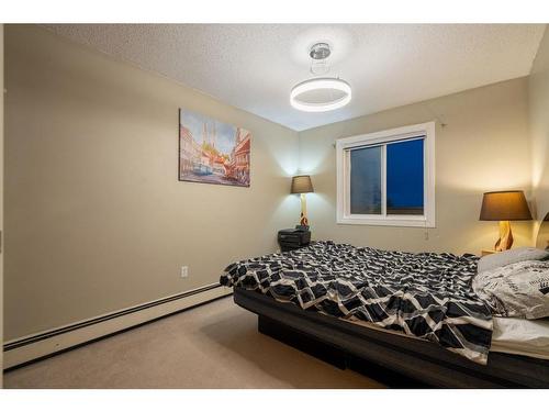 631-11620 Elbow Drive Sw, Calgary, AB - Indoor Photo Showing Bedroom