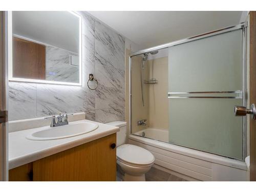 631-11620 Elbow Drive Sw, Calgary, AB - Indoor Photo Showing Bathroom