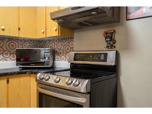 631-11620 Elbow Drive Sw, Calgary, AB - Indoor Photo Showing Kitchen