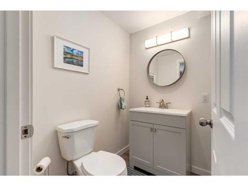 1233 New Brighton Drive Se, Calgary, AB - Indoor Photo Showing Bathroom