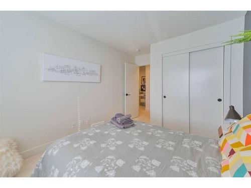 911-10060 46 Street Ne, Calgary, AB - Indoor Photo Showing Bedroom