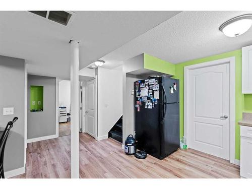 5607 Thorndale Place Nw, Calgary, AB - Indoor