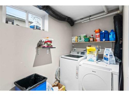 5607 Thorndale Place Nw, Calgary, AB - Indoor Photo Showing Laundry Room