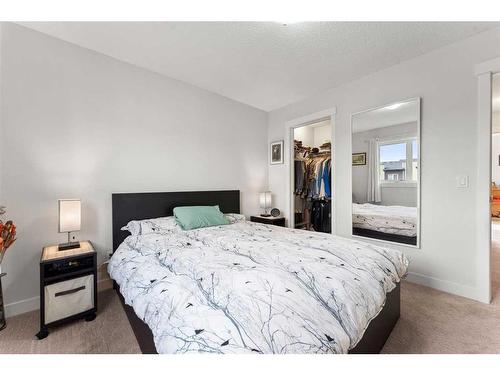 427 Covecreek Circle Ne, Calgary, AB - Indoor Photo Showing Bedroom