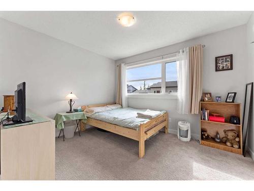 427 Covecreek Circle Ne, Calgary, AB - Indoor Photo Showing Bedroom