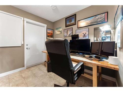 427 Covecreek Circle Ne, Calgary, AB - Indoor Photo Showing Office