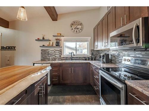 9028 Fairmount Drive Se, Calgary, AB - Indoor Photo Showing Kitchen