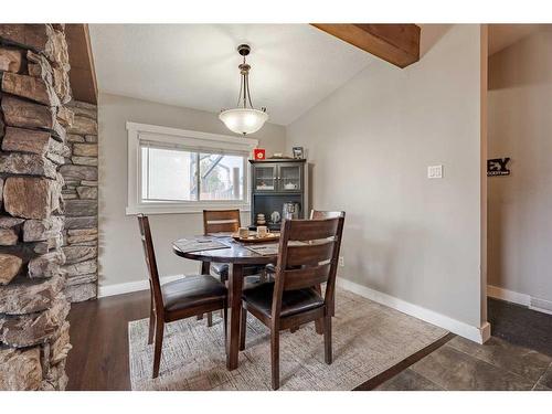 9028 Fairmount Drive Se, Calgary, AB - Indoor Photo Showing Dining Room