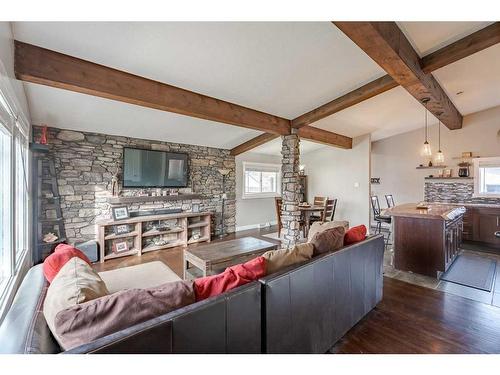 9028 Fairmount Drive Se, Calgary, AB - Indoor Photo Showing Living Room