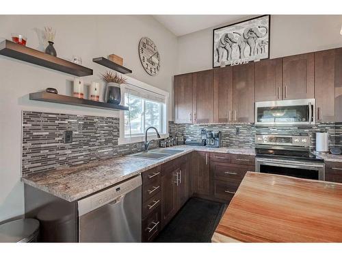 9028 Fairmount Drive Se, Calgary, AB - Indoor Photo Showing Kitchen With Upgraded Kitchen