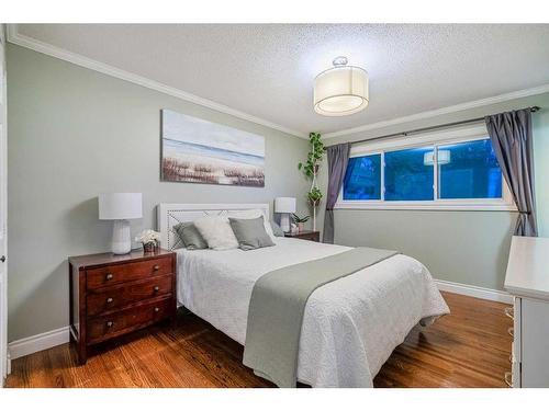 1131 Lake Bonavista Drive Se, Calgary, AB - Indoor Photo Showing Bedroom