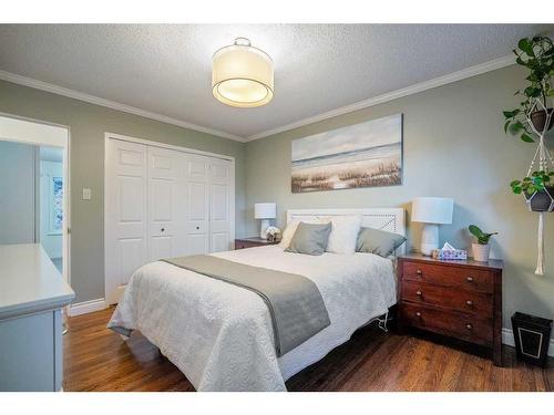 1131 Lake Bonavista Drive Se, Calgary, AB - Indoor Photo Showing Bedroom