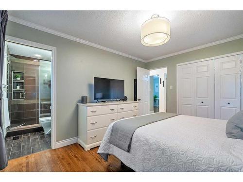 1131 Lake Bonavista Drive Se, Calgary, AB - Indoor Photo Showing Bedroom