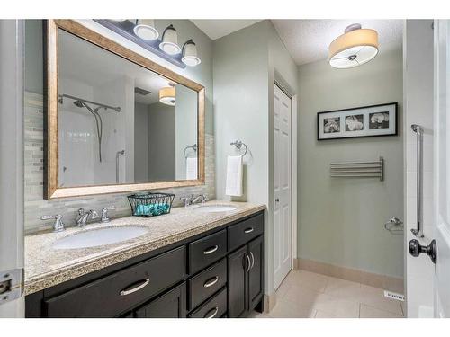 1131 Lake Bonavista Drive Se, Calgary, AB - Indoor Photo Showing Bathroom