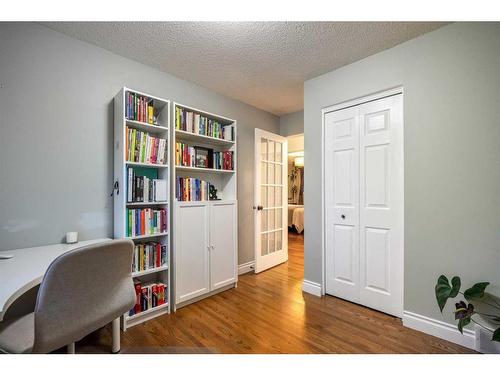 1131 Lake Bonavista Drive Se, Calgary, AB - Indoor Photo Showing Office