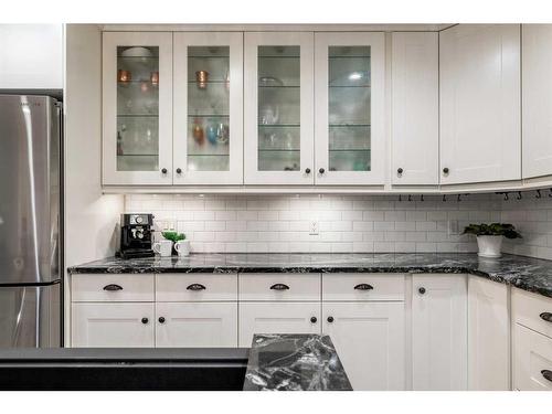 1131 Lake Bonavista Drive Se, Calgary, AB - Indoor Photo Showing Kitchen