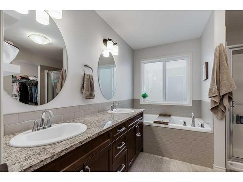 2587 Reunion Square Nw, Airdrie, AB - Indoor Photo Showing Bathroom