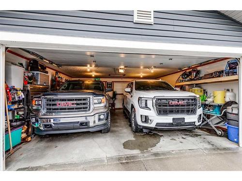 2587 Reunion Square Nw, Airdrie, AB - Indoor Photo Showing Garage