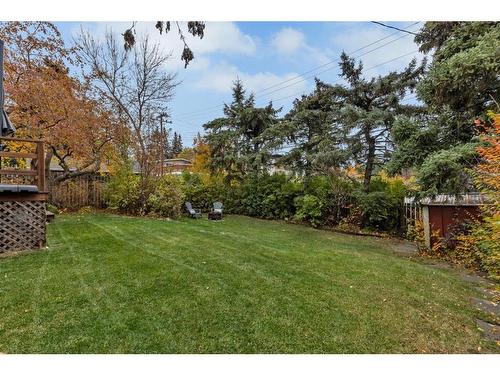 4216 Chippewa Road Nw, Calgary, AB - Outdoor With Backyard