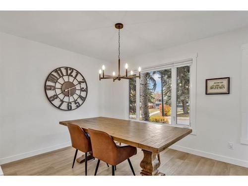 4216 Chippewa Road Nw, Calgary, AB - Indoor Photo Showing Dining Room