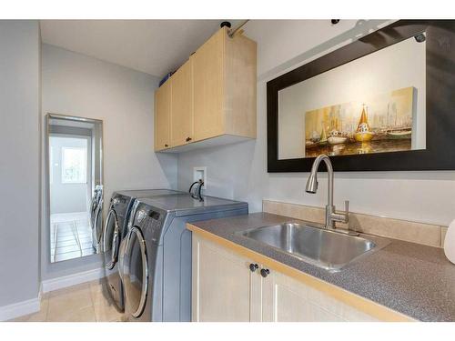 2808 30 Street Sw, Calgary, AB - Indoor Photo Showing Laundry Room