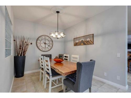 2808 30 Street Sw, Calgary, AB - Indoor Photo Showing Dining Room