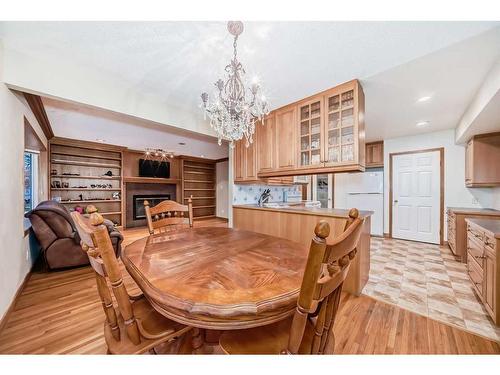 421 1 Avenue Se, Airdrie, AB - Indoor Photo Showing Dining Room