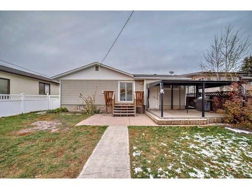 421 1 Avenue Se, Airdrie, AB - Outdoor With Deck Patio Veranda