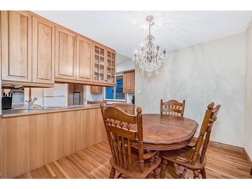 421 1 Avenue Se, Airdrie, AB - Indoor Photo Showing Dining Room