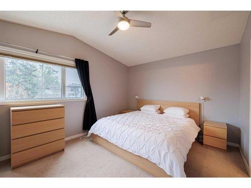 3007 29 Street Sw, Calgary, AB - Indoor Photo Showing Bedroom