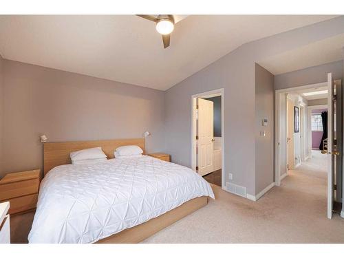 3007 29 Street Sw, Calgary, AB - Indoor Photo Showing Bedroom