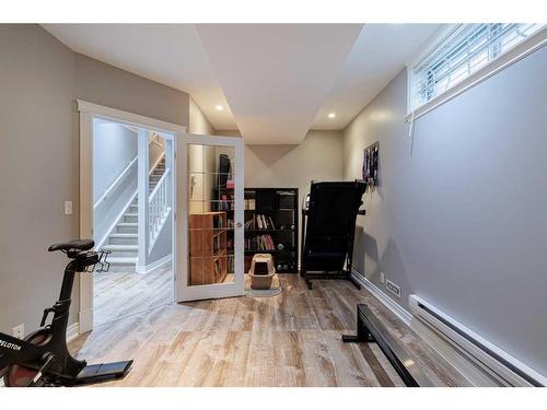 3007 29 Street Sw, Calgary, AB - Indoor