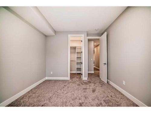 3535 7 Avenue Sw, Calgary, AB - Indoor Photo Showing Other Room