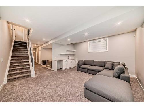 3535 7 Avenue Sw, Calgary, AB - Indoor Photo Showing Basement