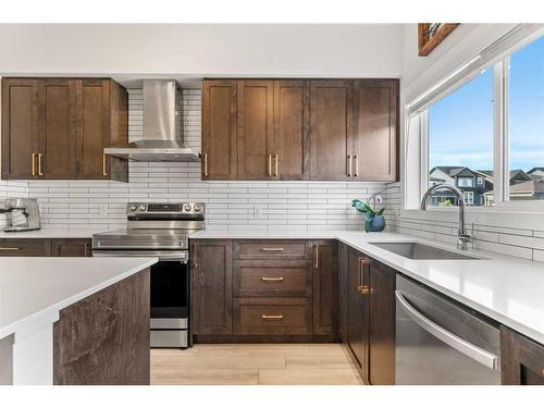 31 Legacy Glen Rise Se, Calgary, AB - Indoor Photo Showing Kitchen With Stainless Steel Kitchen With Upgraded Kitchen