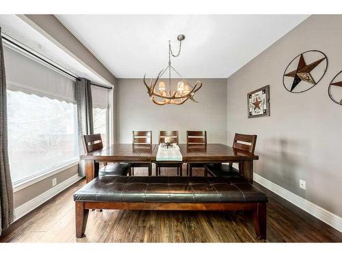 701 9 Street Se, High River, AB - Indoor Photo Showing Dining Room