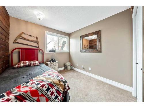 701 9 Street Se, High River, AB - Indoor Photo Showing Bedroom