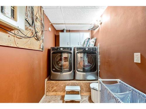 701 9 Street Se, High River, AB - Indoor Photo Showing Laundry Room