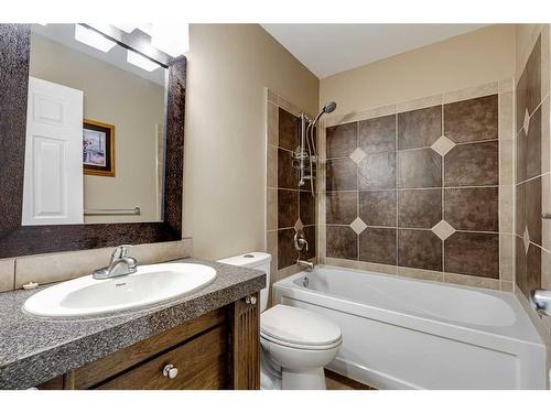 109 Alder Crescent Se, Airdrie, AB - Indoor Photo Showing Bathroom