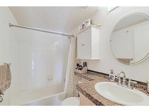 306-3000 Citadel Meadow Point Nw, Calgary, AB - Indoor Photo Showing Bathroom